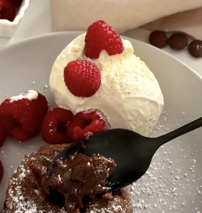 Gesunder Lava Cake schnell und einfach (ohne Zuckerzusatz)