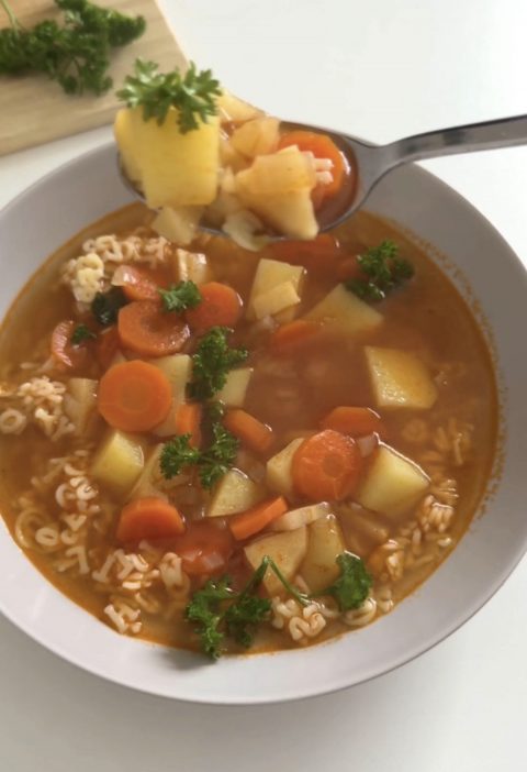 Kühlschrank-Rettungs-Suppe (Resteverwertung ganz entspannt)