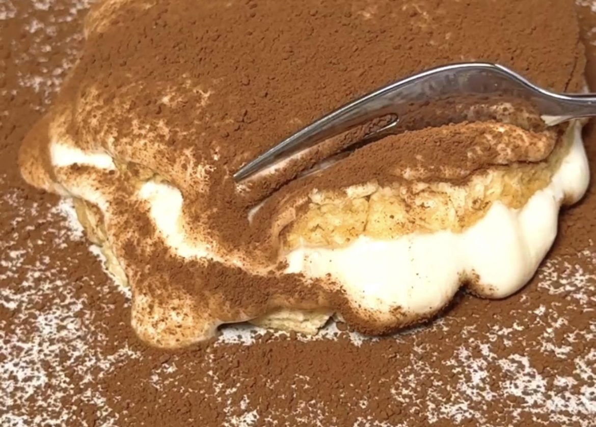 High-Protein Frühstück Tiramisu (Schnelles Rezept mit Reiswaffeln)