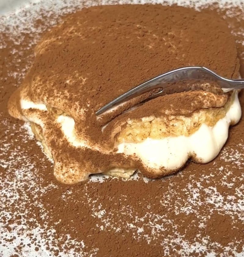 High-Protein Frühstück Tiramisu (Schnelles Rezept mit Reiswaffeln)