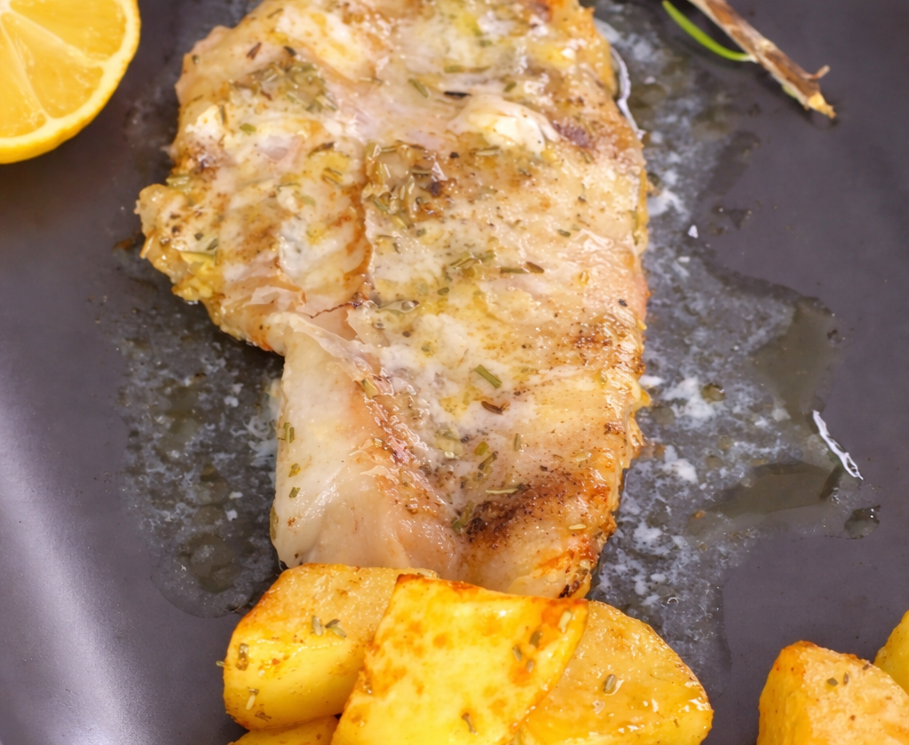 Saftiger Ofenfisch in 15 Minuten (einfach & alltagstauglich)
