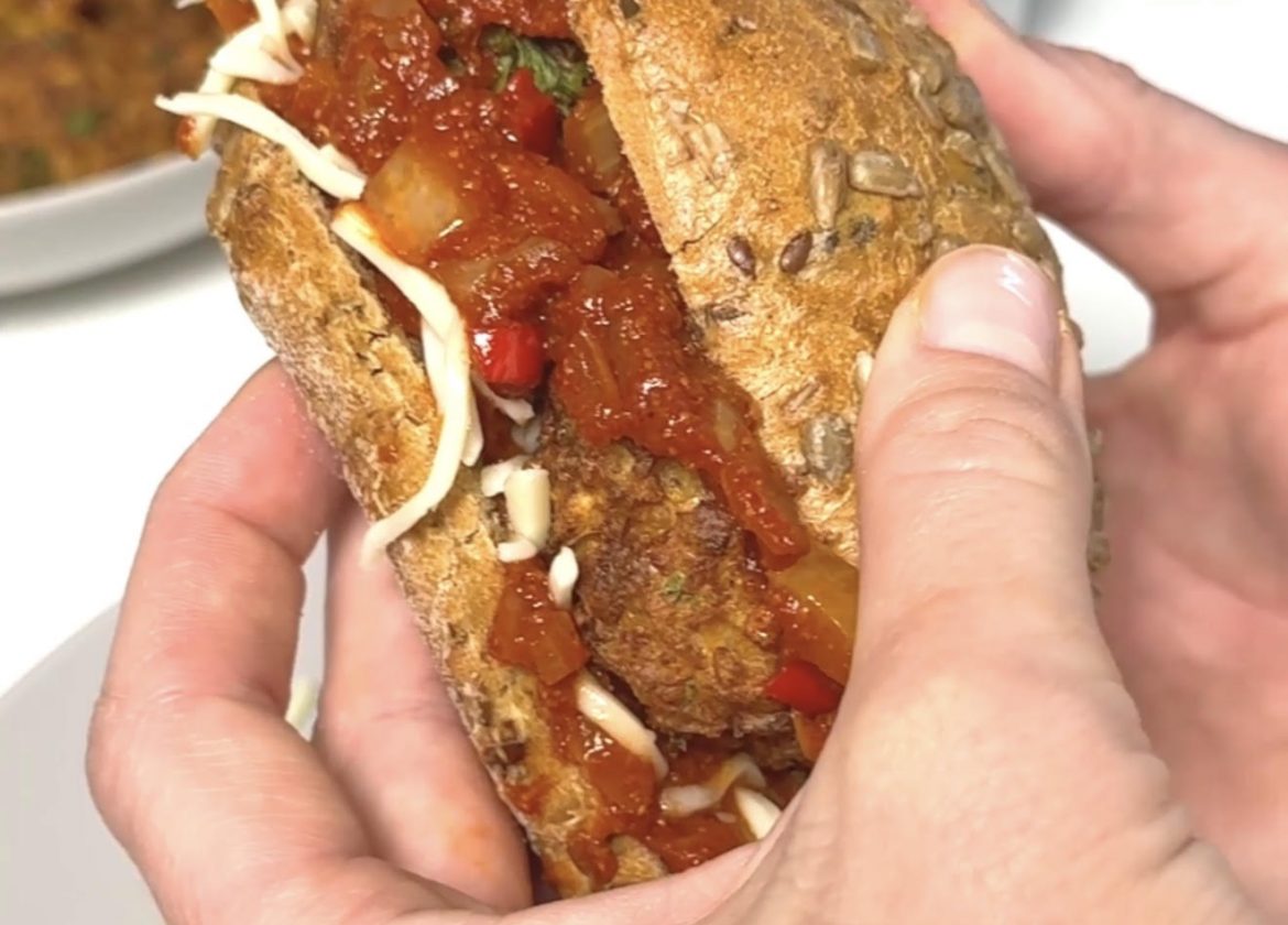 Vegetarisches Meatball-Sandwich (perfekte Resteverwertung mit Marinara)