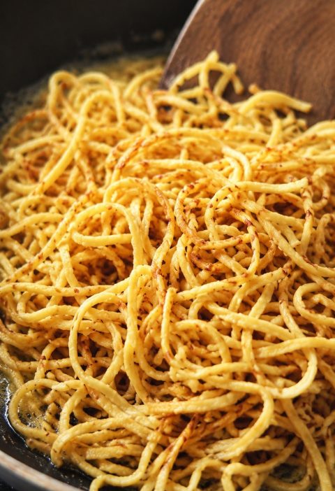 Knusprige Butter-Spätzle aus der Pfanne