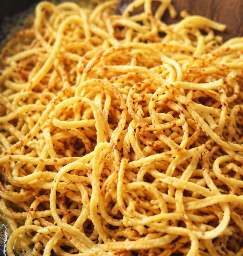 Knusprige Butter-Spätzle aus der Pfanne
