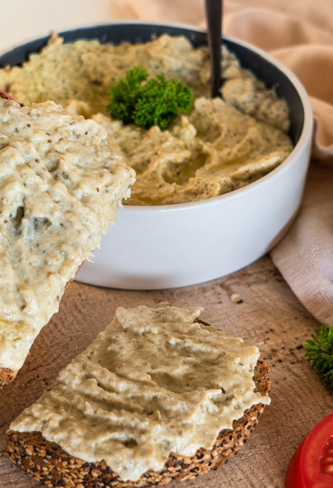 Cremiger Auberginen-Dip mit griechischem Joghurt